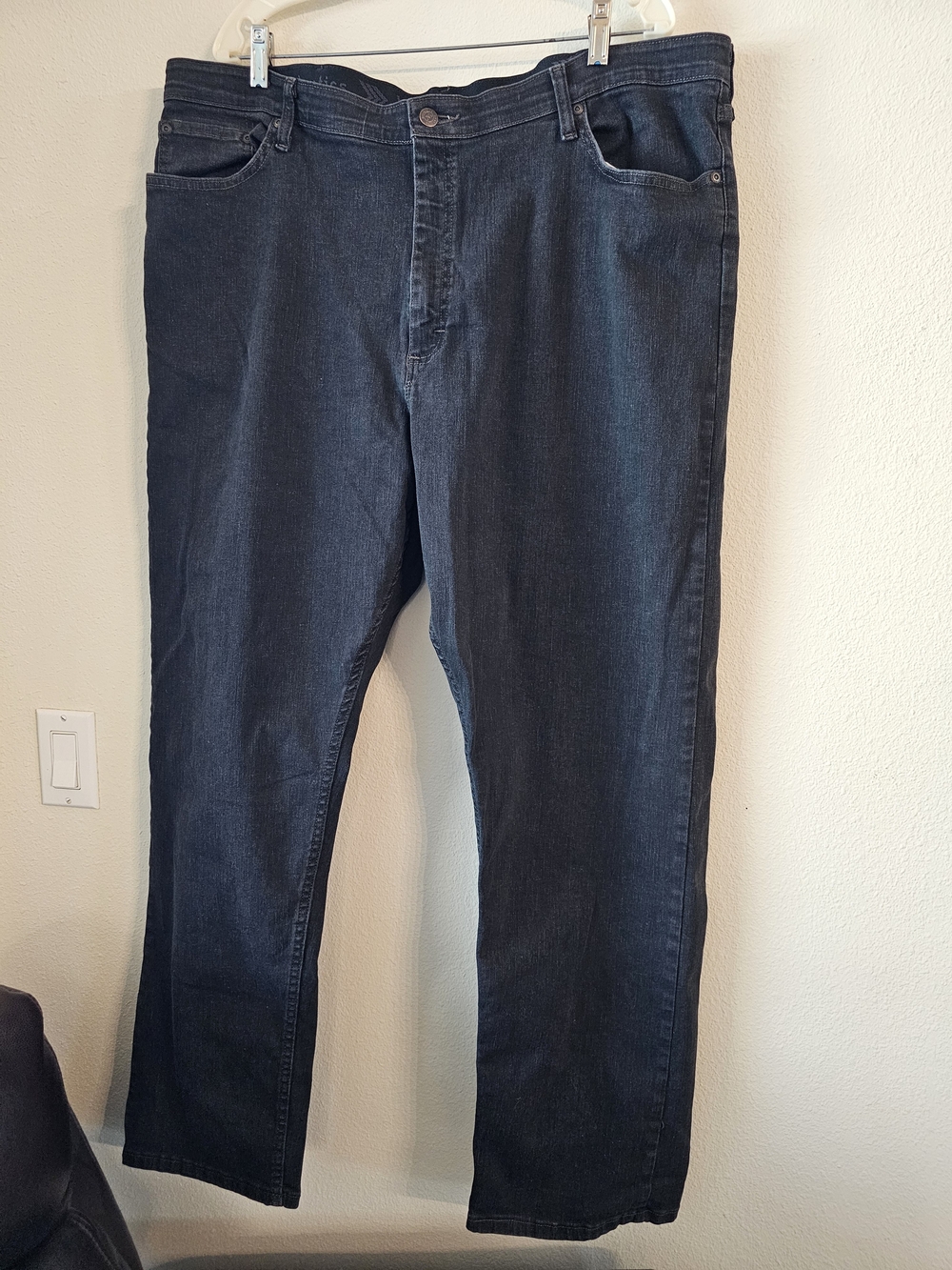Wrangler Men's Dark Straight-Leg Jeans